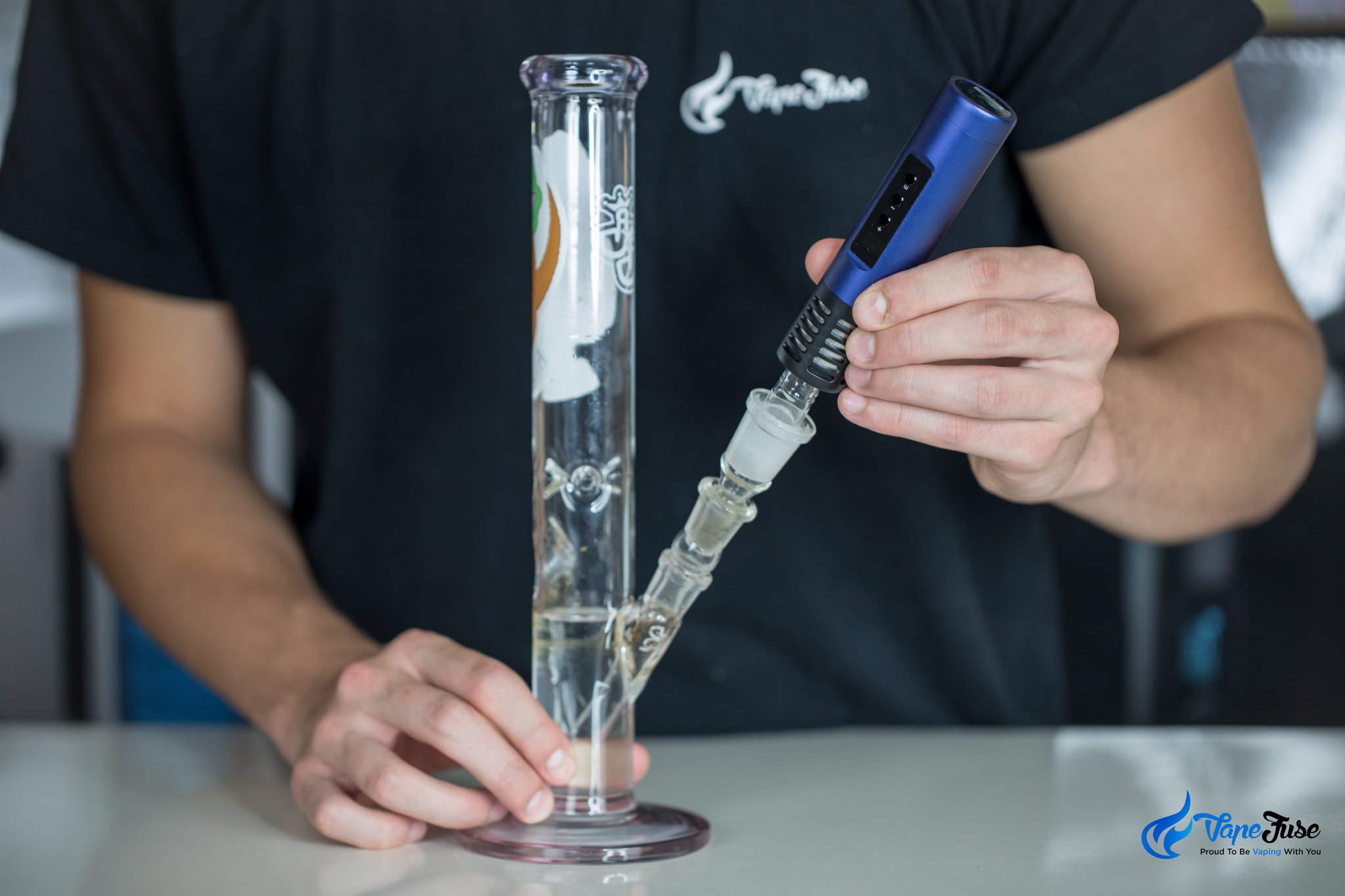 Arizer frosted glass bong attachment in use